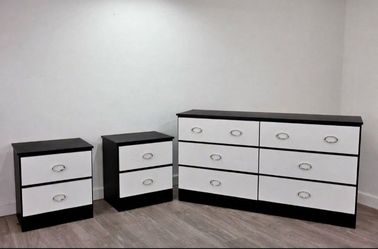 Dresser And 2 Nightstands  - Cómoda y 2 Mesitas de noche