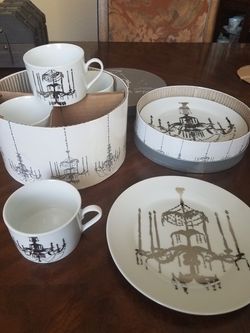 New cups and dessert plates