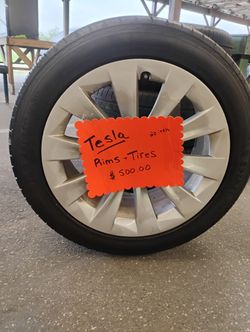 Tesla Wheels and tires 