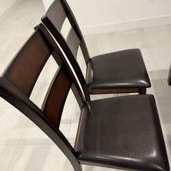 2 brand new assembled brown chairs with box and invoice. Pickup by 1500 Goldfish way Sacramento, CA 95832 by Delta shores