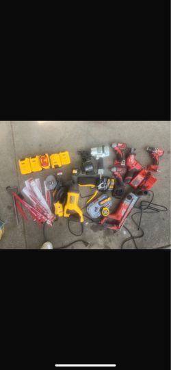 Drill set tools dealt and Milwaukee