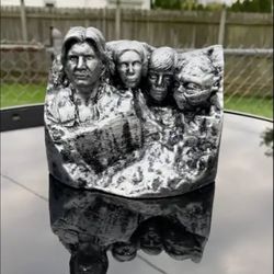 Star Wars Mount Rushmore statue