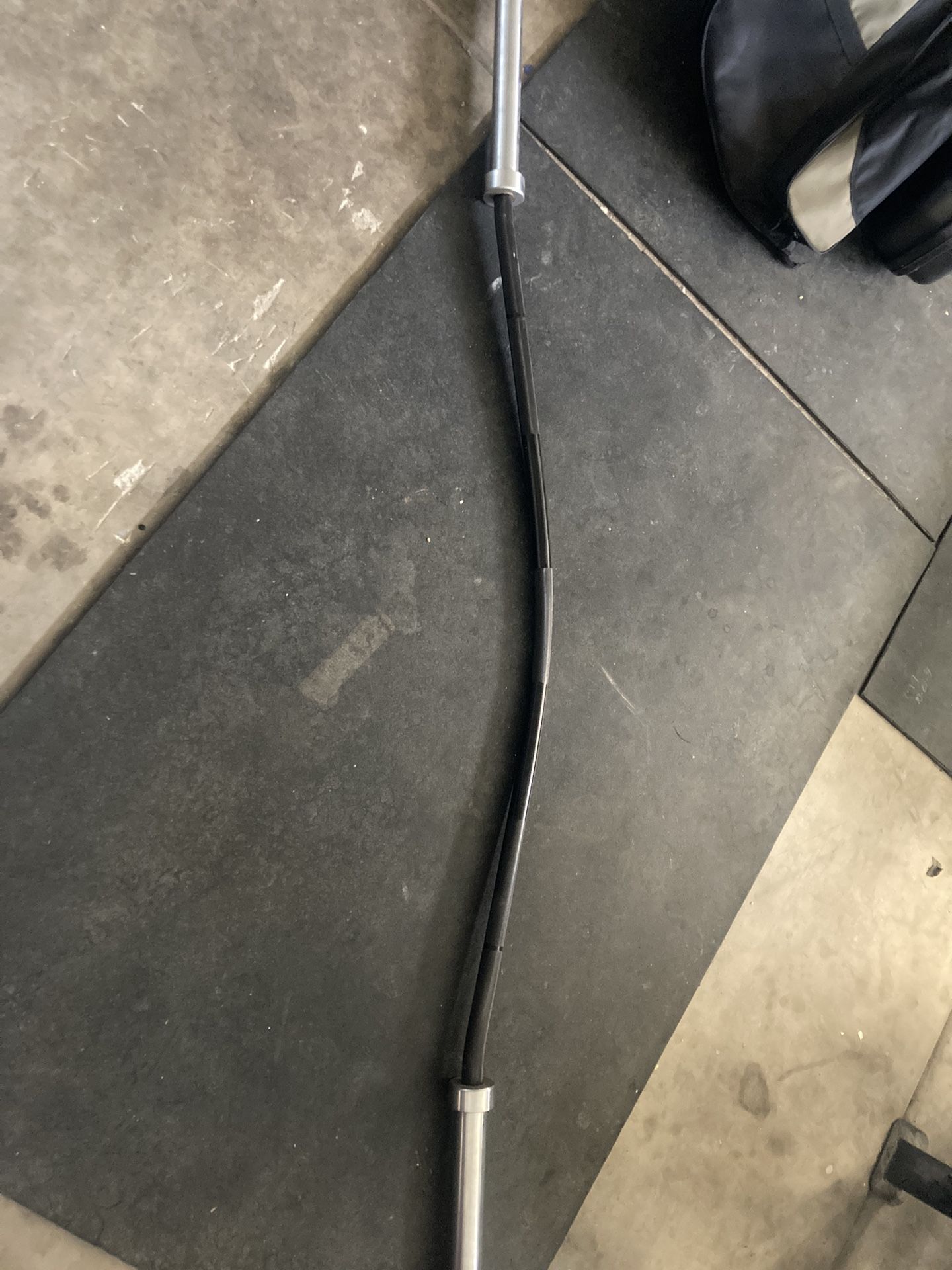 Titan Fitness Yukon Bar