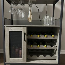 Wine bar & Champagne Flutes/Glassware Included 