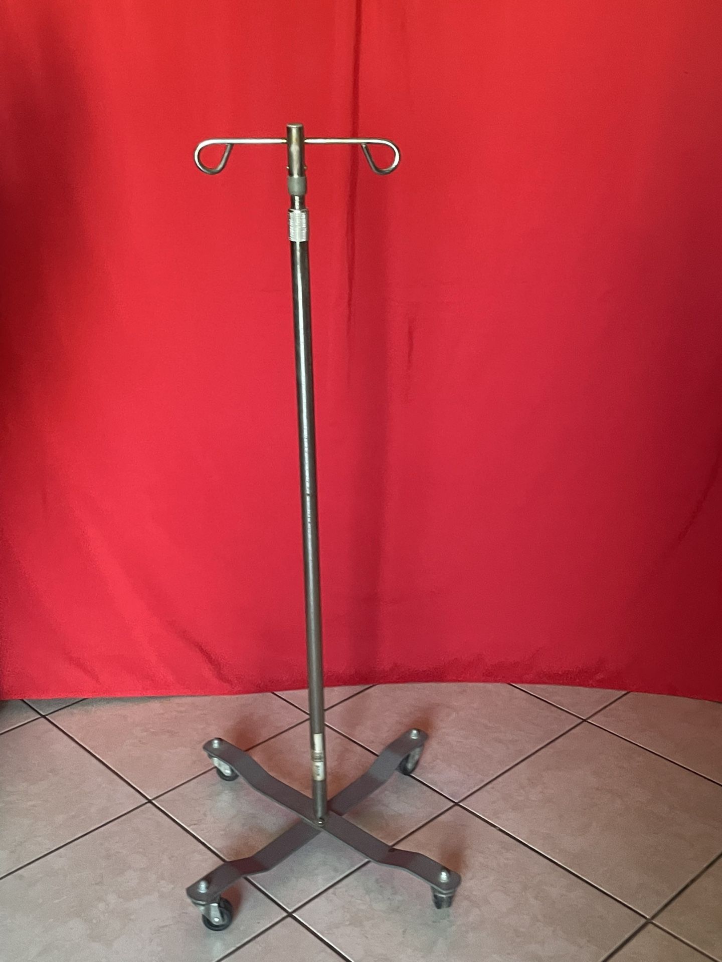 Adjustable IV Stand