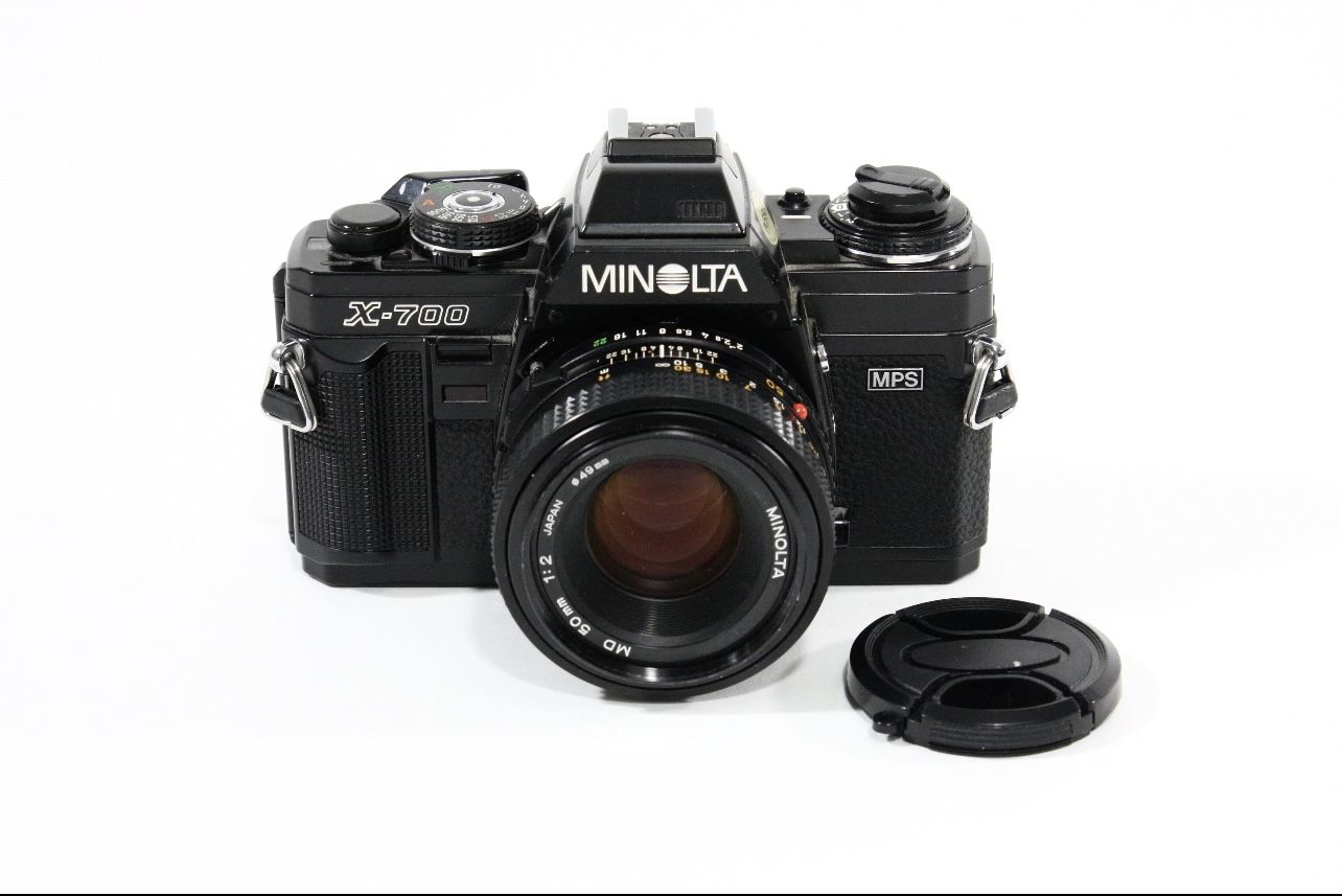 Minolta X-700 w/ accessories