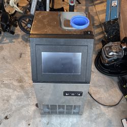 120V Commercial Ice Maker Machine, Makes Quality ice Quickly, Lots of Features, Easy to Install and Set up