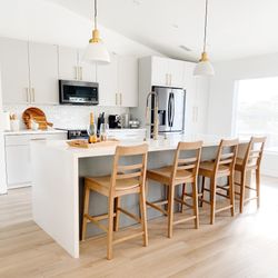 White And Gold Pendant Light 