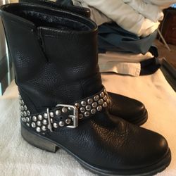 Leather Black Boots With Studs 7.5