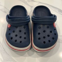 Crocs Size 6