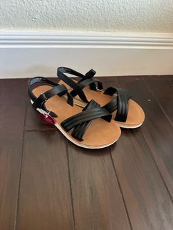 NEW Girls sandals size 1