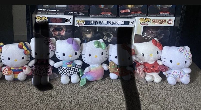 Lot Of 5 Hello Kitty Plush