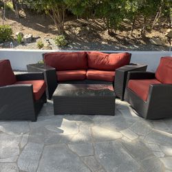 Six piece patio furniture set—Excellent Condition!