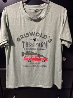 New. Women’s Size Large Griswold’s Tree Farm Christmas Vacation Graphic Tee Shirt