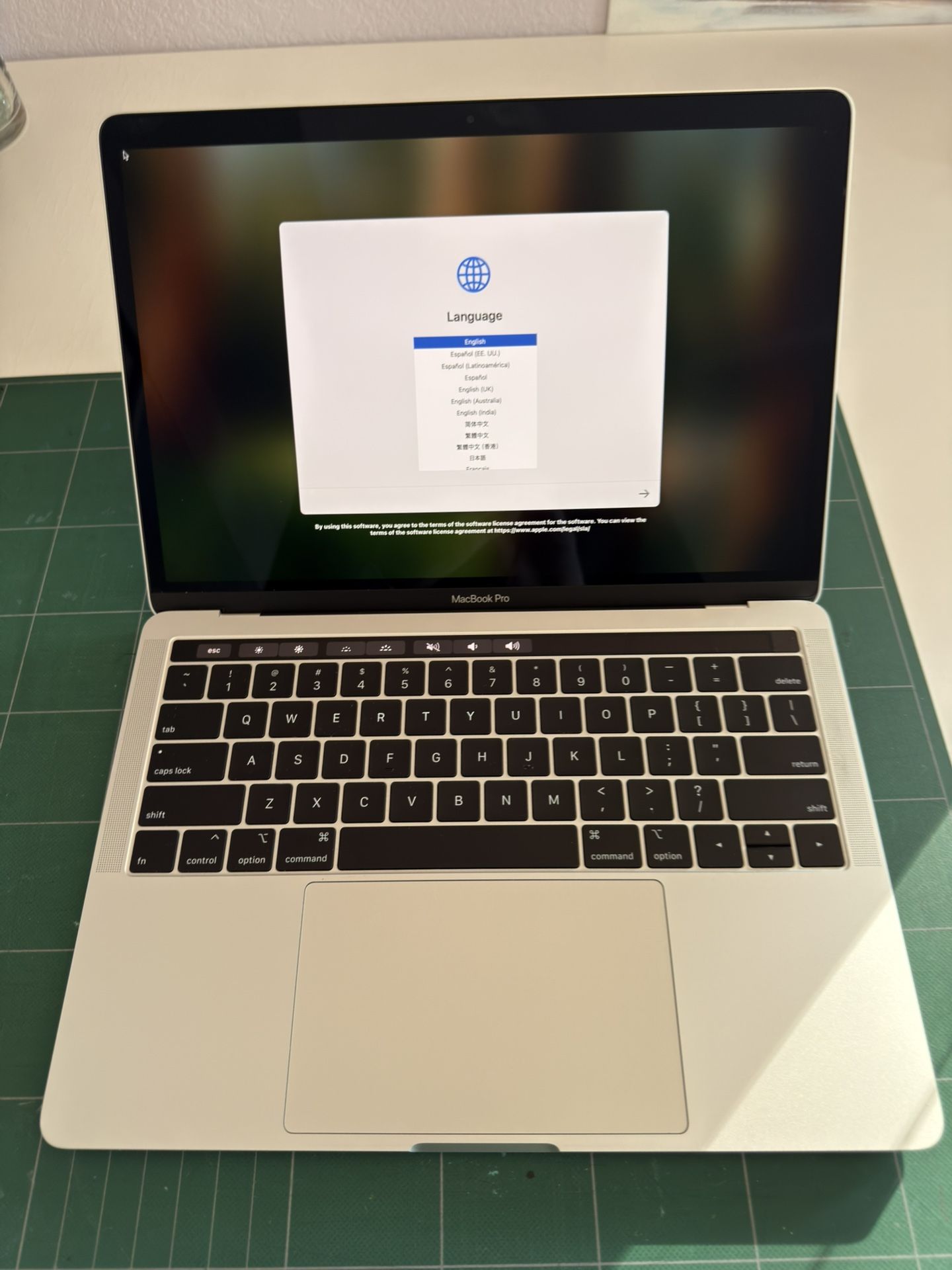 Apple Mac Book Pro LIKE NEW