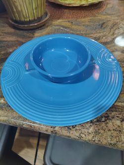 Vintage turquoise Fiesta chip and dip combo