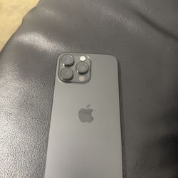 Apple iPhone 16 pro max (Unlocked)