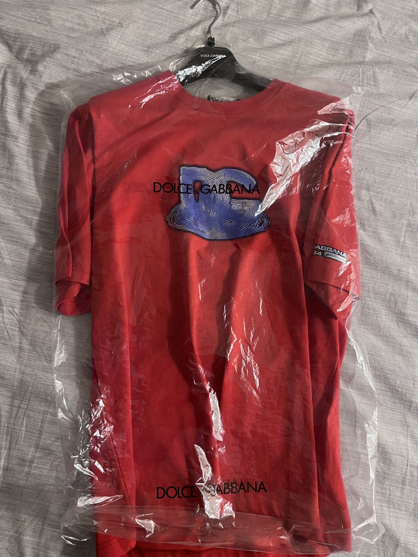 RARE Dolce & Gabbana Realta Parallela LIMITED EDITION Red Portal T Shirt UNXD