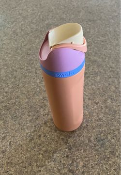 24 oz FreeSip Owala Water Bottle