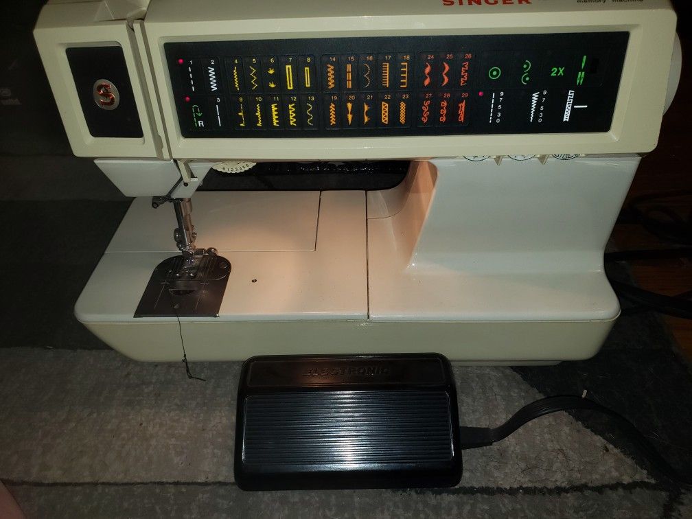 Singer Touch-Tronic 2010 Memory Machine