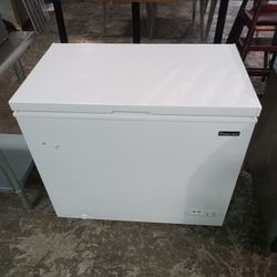 Magic Chef - 37" Chest Freezer