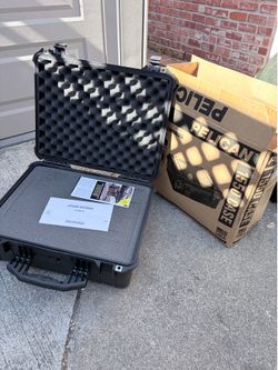 Pelican hard shell case black