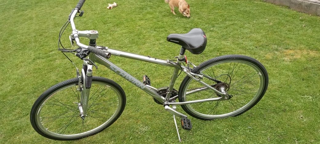 Schwinn 700c 28 Schwinn Trailway Hybrid Schwinn Trailway Men's