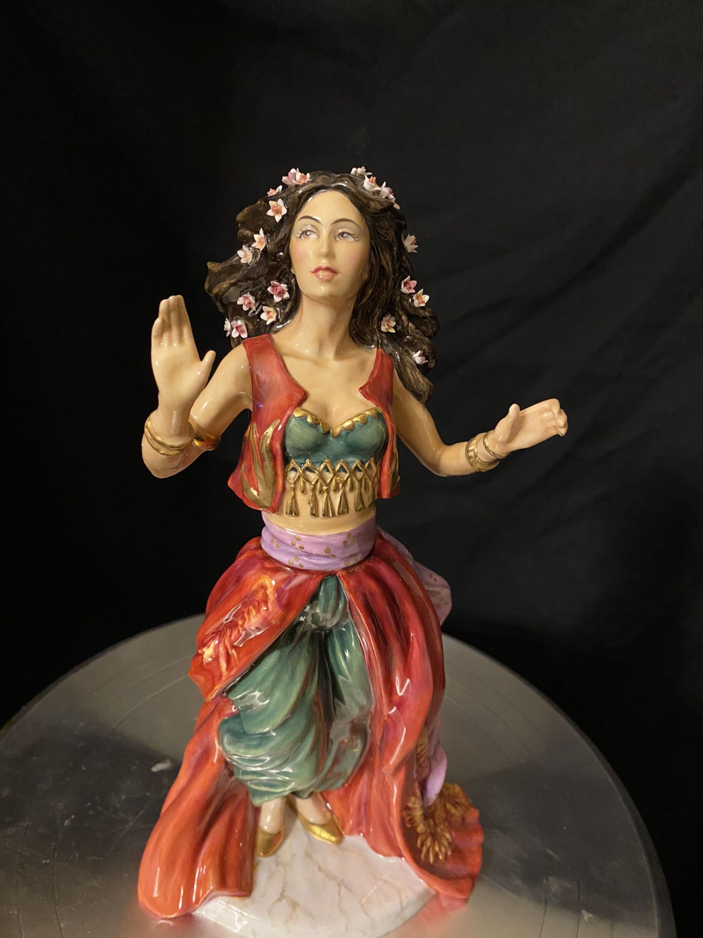 Rare Scheherazade “From 1001 Nights Story “ Royal Doulton Figurine , Porcelain , Limited Edition . 10.5 “ 