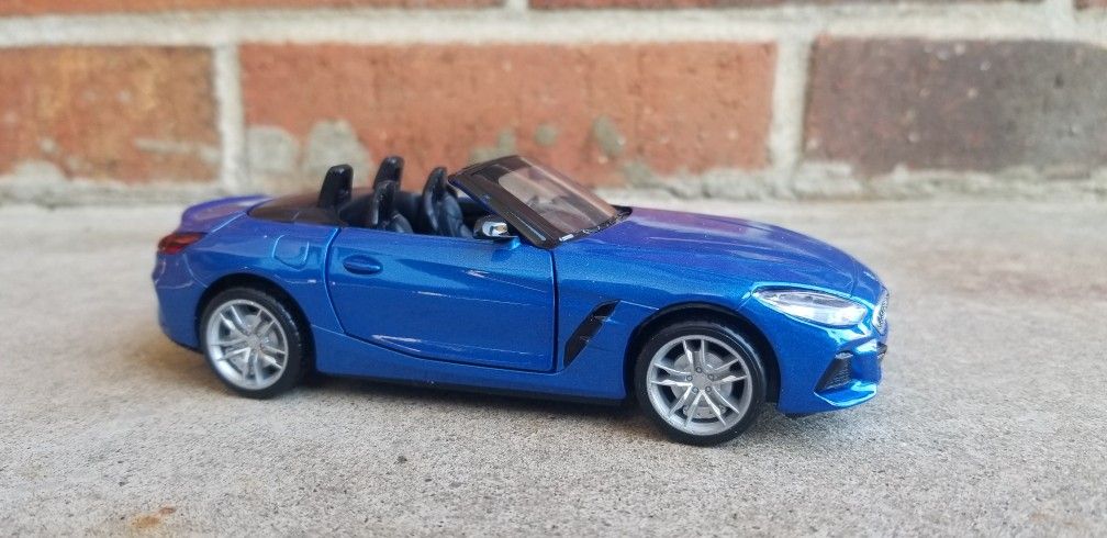 BMW Z4 M40i 1:30 Diecast
