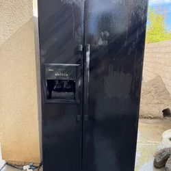 Black Refrigerator (READ DESCRIPTION)