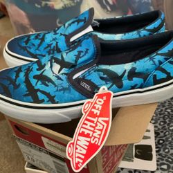 Shark vans size 3