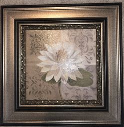 Unique framed wall picture 23”x23”