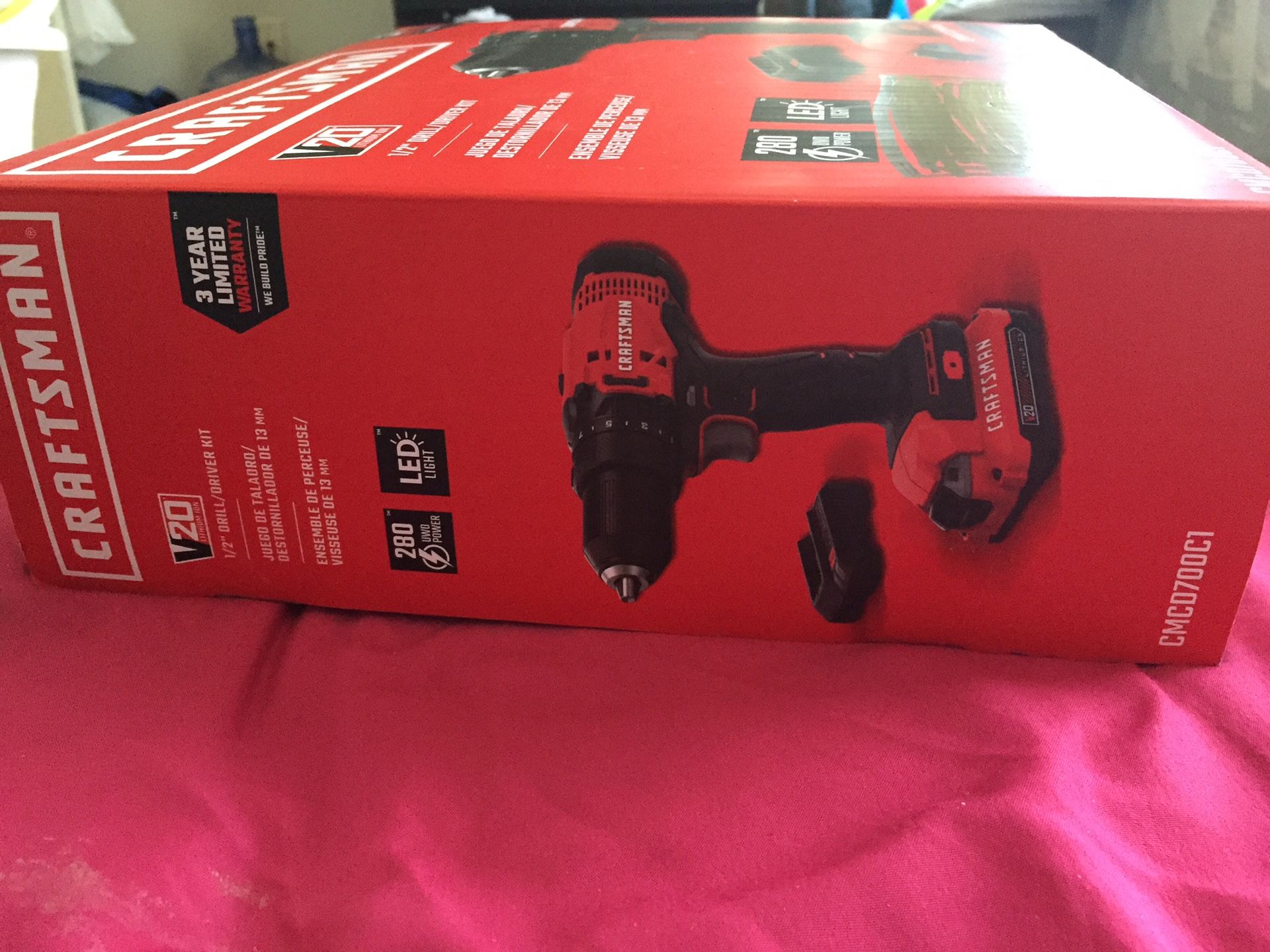 (BRAND NEW STILL IN BOX)Craftsman v20 20-volt Max 1/2-in Lithium Cordless Drill