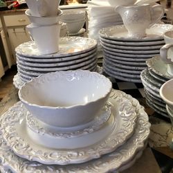 Elegant Dinnerware Set - Service for 15