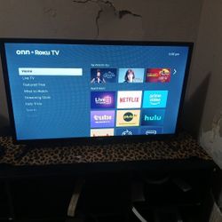 32 Inch Onn Roku T.v