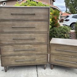 Solid Wood 7 Drawer Dresser Chest of Drawers and Nightstand Furniture Set Great Condition 