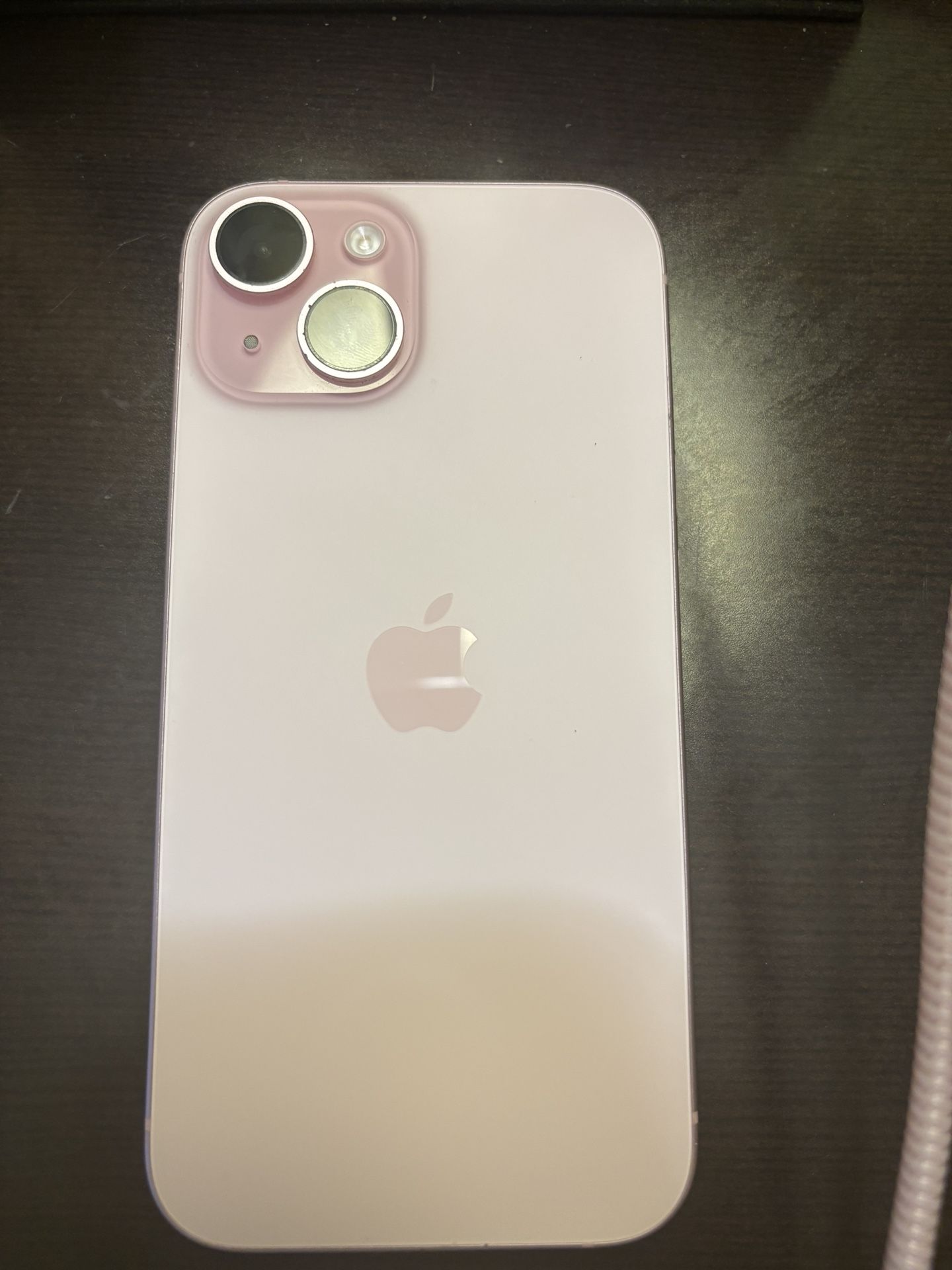iPhone 15 Pink