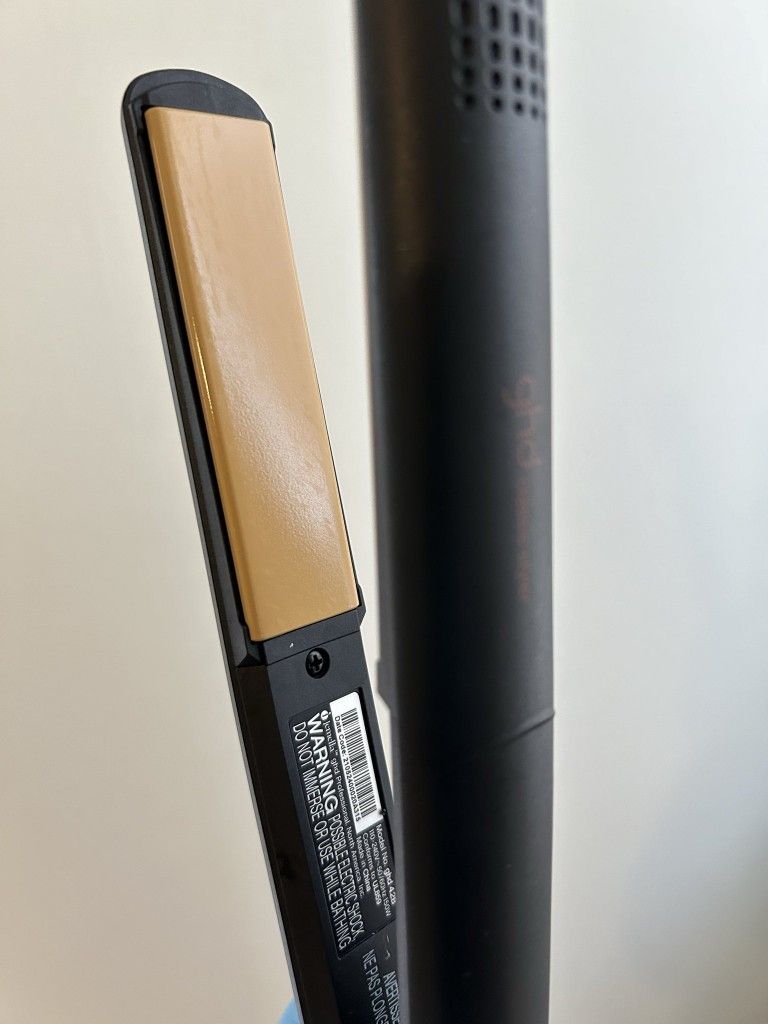 Flat Iron. Hair Straightener. GHD Brand. Model 428.