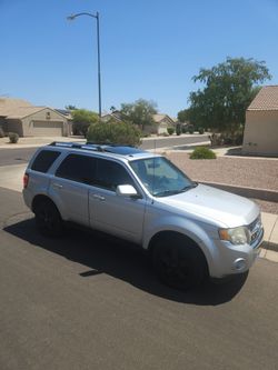 Beautiful 2011 ford escape 4x4 limited edition
