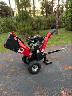 Wood chipper- grinder
