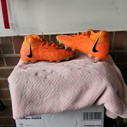 Nikey Cleats 