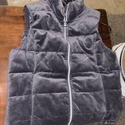 Zero exposure Women’s Full Zip Puffer Vest