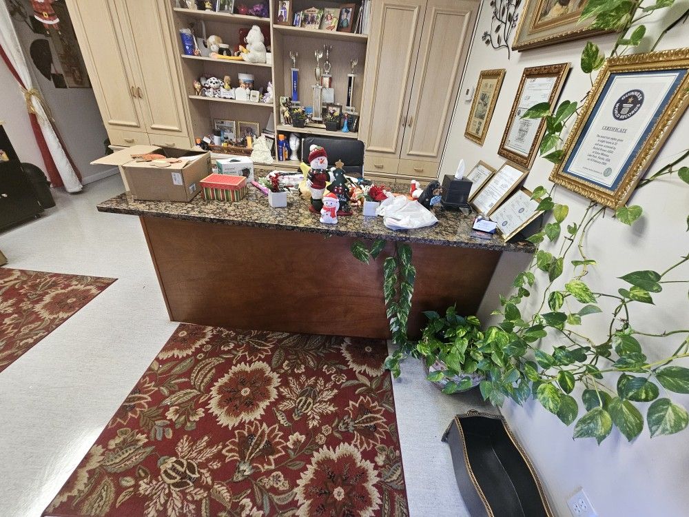 Reception Area/cabinet With Countertop