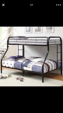 Twin/Full Bunk bed comes with mattress