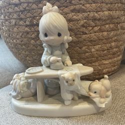 Precious Moments Figurine 