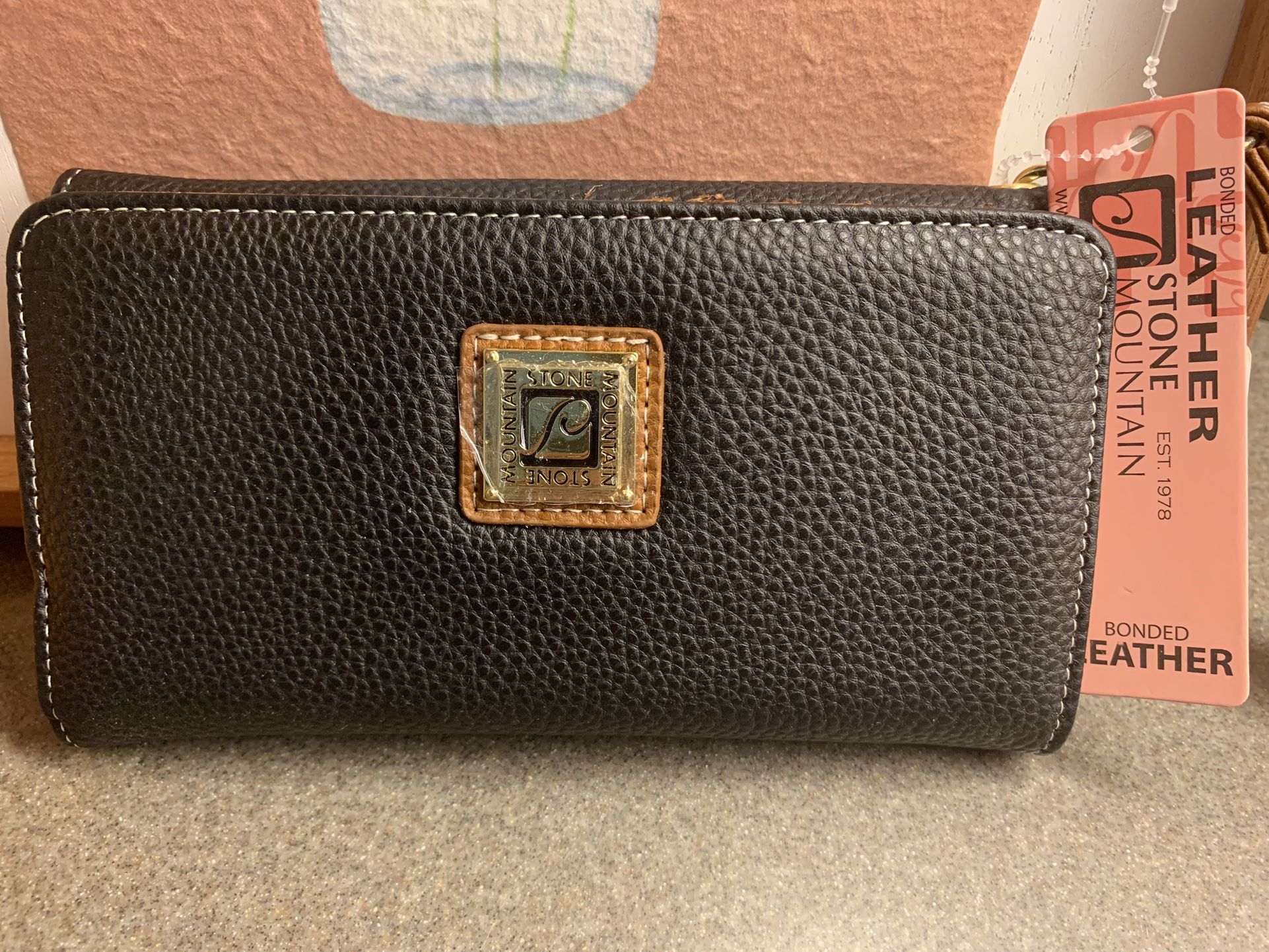 Stone Mountain Leather Wristlet/wallet New
