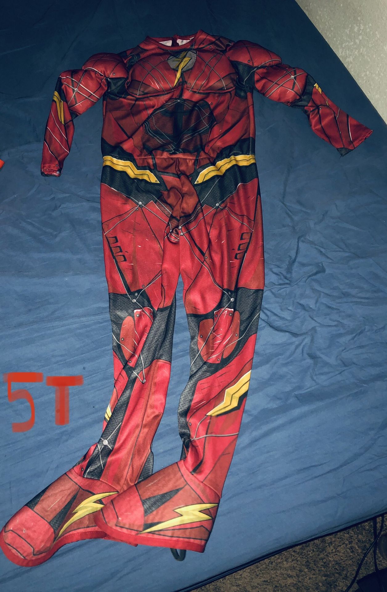 $3 Boys 5T Flash Costume