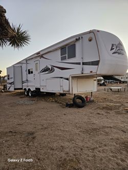 Everest 5th Wheel