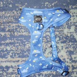 CUTE CLEAN NEW DOGGY HARNESS SAYS LARGE BUT ID SAY SMALL MEDIUM DOESNT FIT MY 70LBS DOG MUST PICK UP BROADWAY AND APACHE BUCKEYE AZ CASH ONLY PLS ASKI