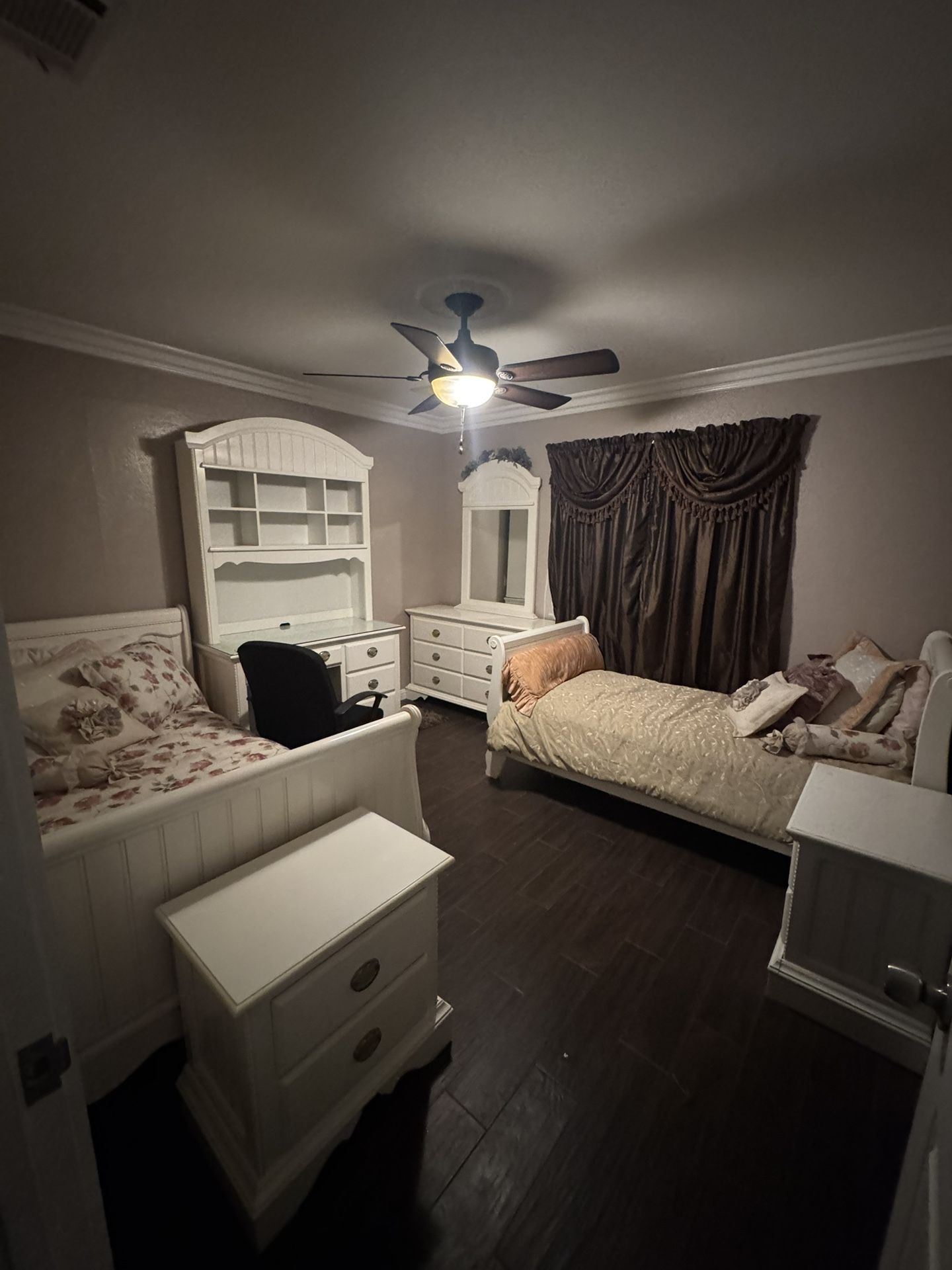 Bedroom Set 2 Beds Mattress Included Good Condition $600